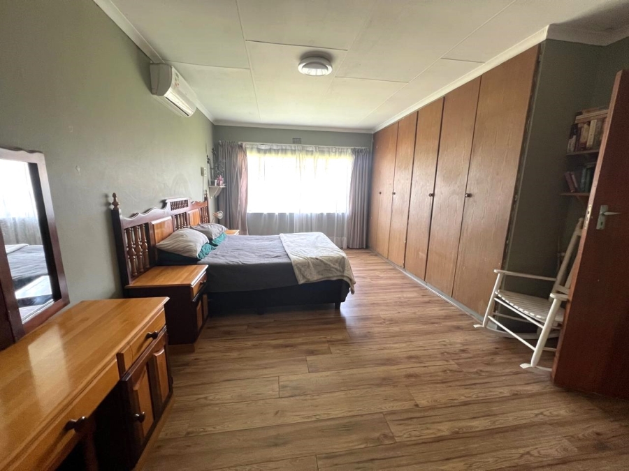  Bedroom Property for Sale in Vaalpark Free State